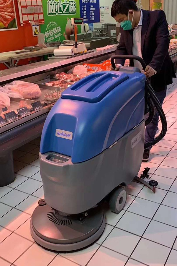 全自动手推式洗地机在超市清洁