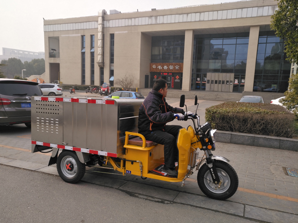 夏季三轮高压冲洗车充电问题 夏季三轮高压冲洗车充电问题